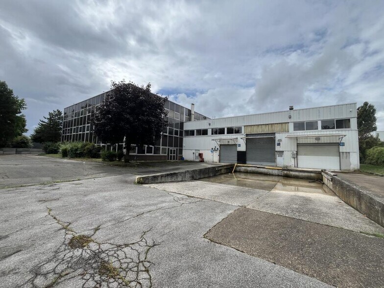 Industriel dans Buc à louer - Photo du bâtiment - Image 1 de 17