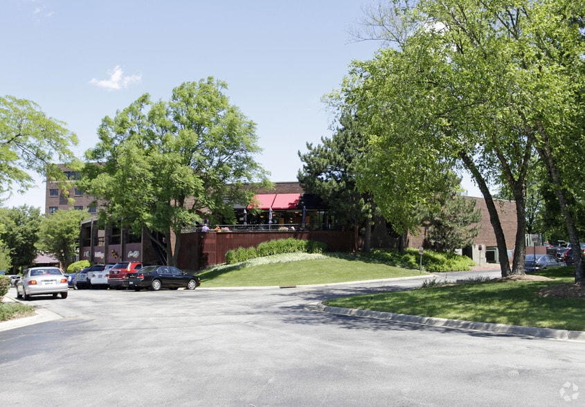 1641-1643 N Alpine Rd, Rockford, IL à vendre - Photo du bâtiment - Image 2 de 4