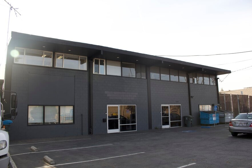 1130 Independence Ave, Mountain View, CA for lease - Building Photo - Image 1 of 14
