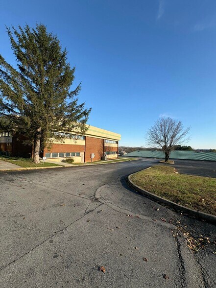 340 Bogle St, Somerset, KY à vendre - Photo principale - Image 2 de 28