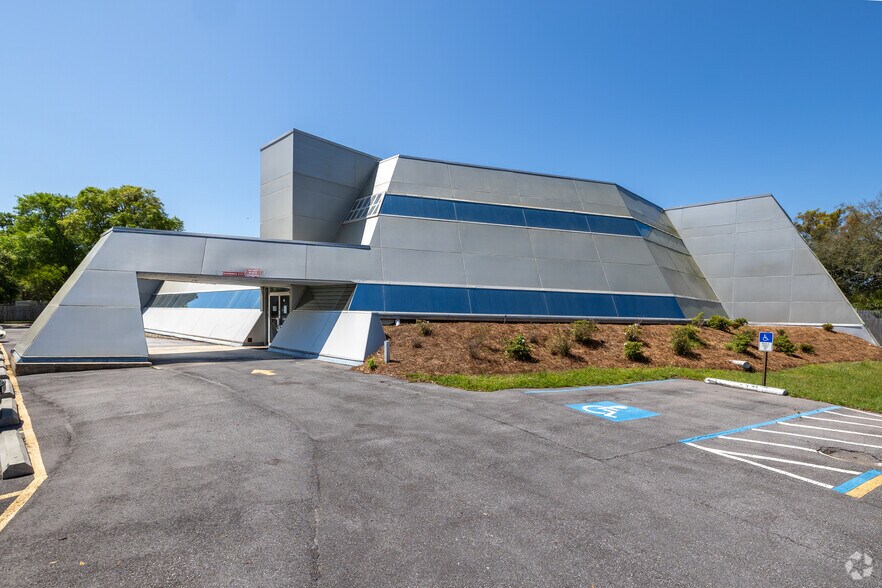 545 Brent Ln, Pensacola, FL à louer - Photo du bâtiment - Image 1 de 15