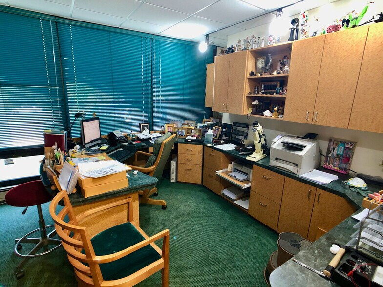 101 S Bedford Rd, Mount Kisco, NY à vendre - Photo du bâtiment - Image 3 de 8