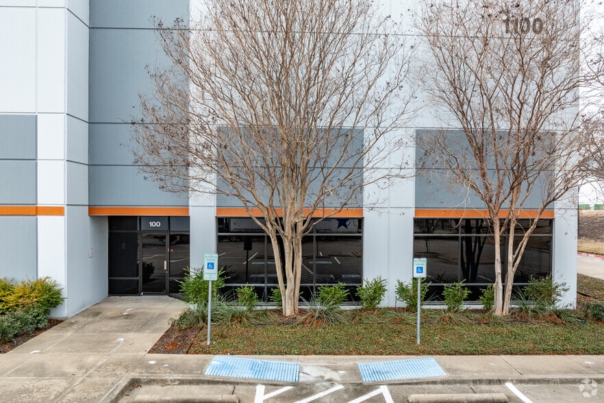 1100 Chase Rd, Mesquite, TX for lease - Building Photo - Image 2 of 5