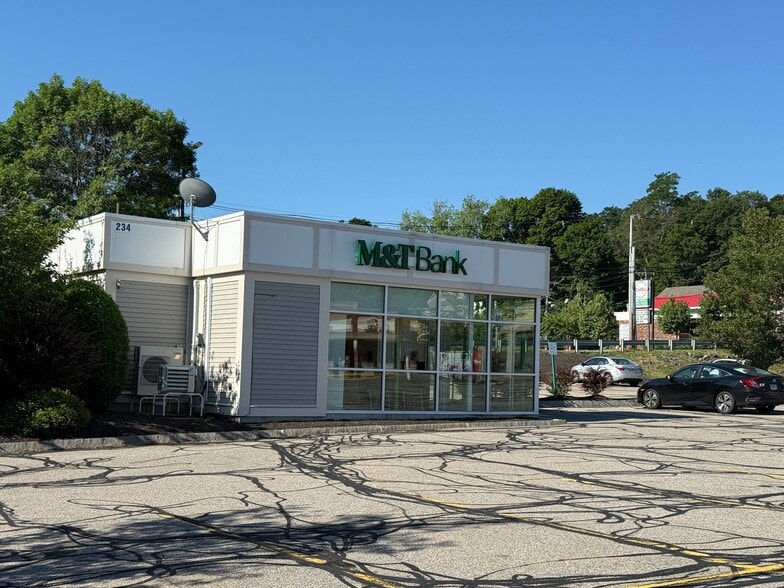 222 E Main St, Marlborough, MA for lease - Building Photo - Image 2 of 10