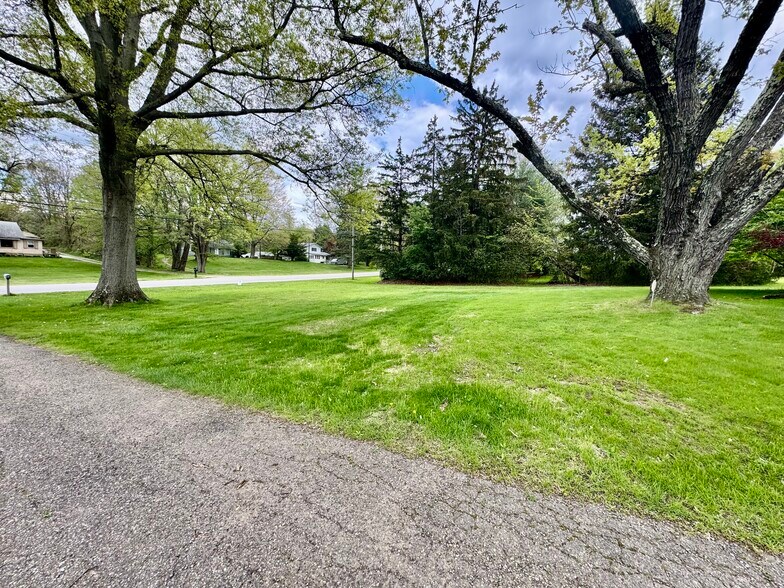 1134 E Turkeyfoot Lake Rd, Akron, OH à vendre - Photo du bâtiment - Image 3 de 7