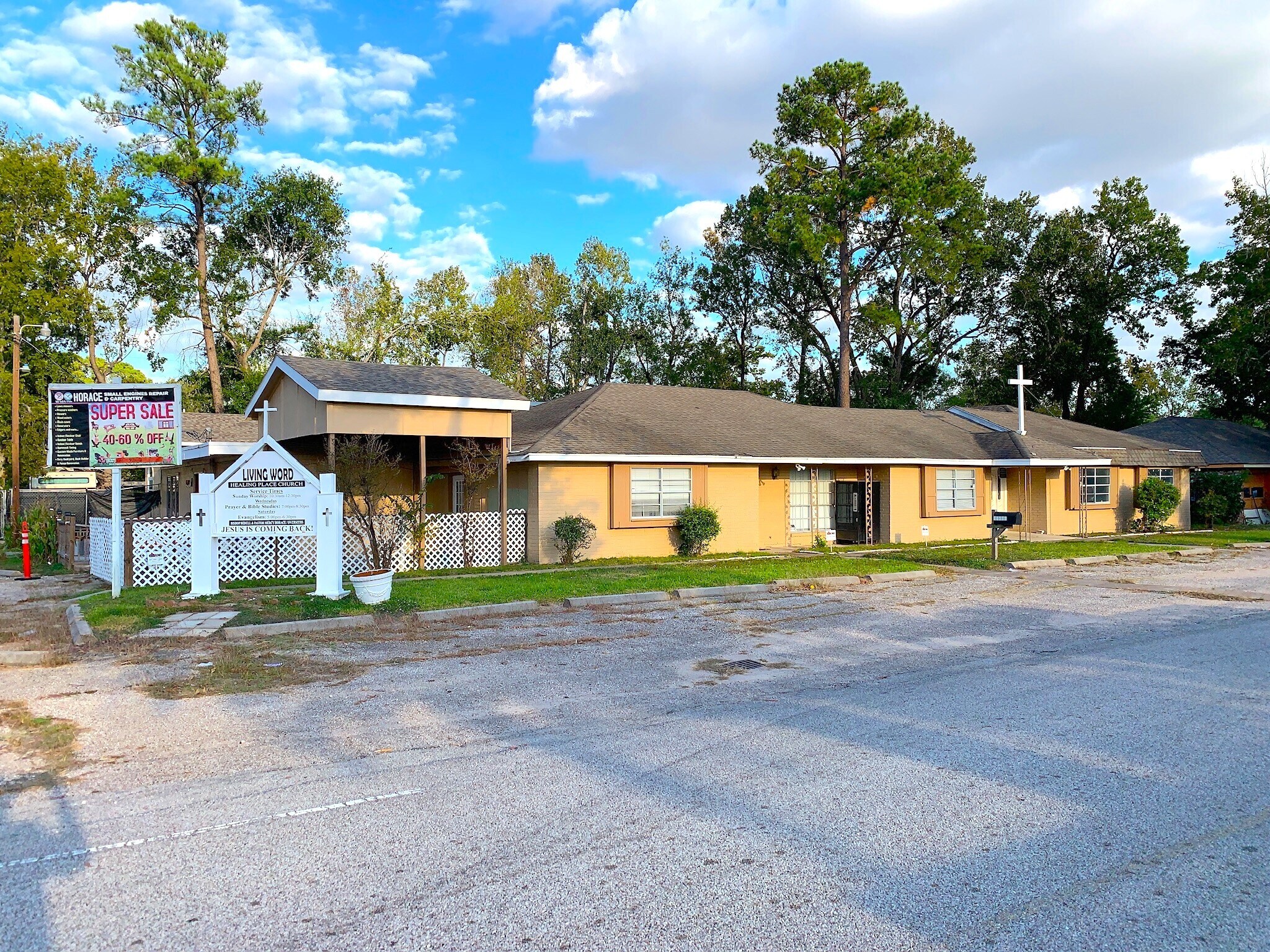 15518 Silver Ridge Dr, Houston, TX à louer Photo du bâtiment- Image 1 de 29