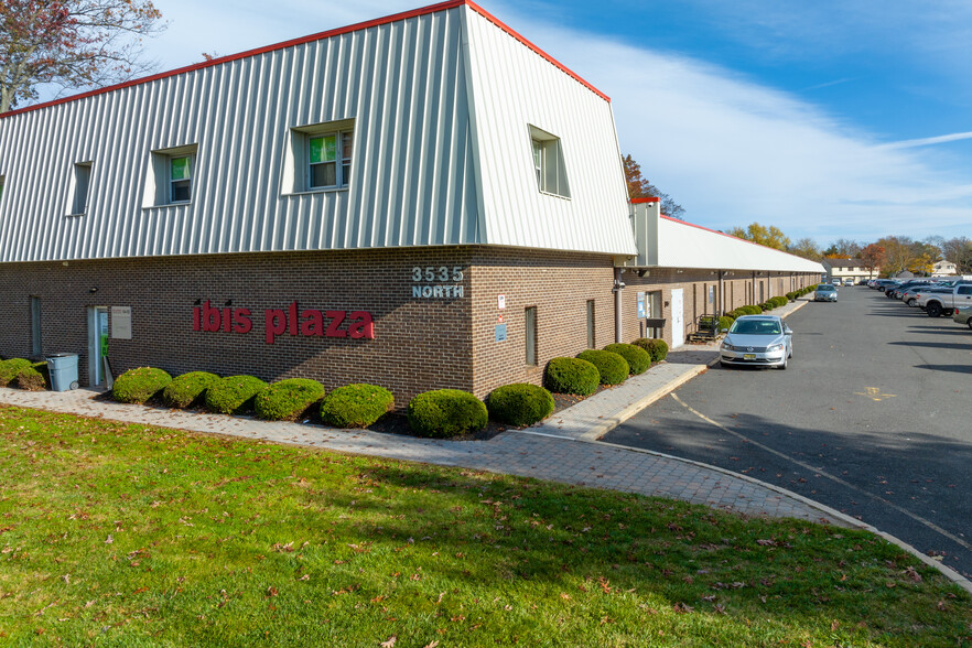 Ibis Plaza - Commercial Real Estate