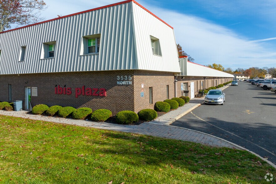 3525 Quakerbridge Rd, Hamilton, NJ à louer - Photo du bâtiment - Image 1 de 14