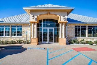 1200 Crawford Ave, Granbury, TX à louer Photo intérieure- Image 1 de 31