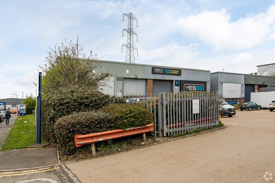 Minden Rd, Sutton for lease - Building Photo - Image 1 of 5