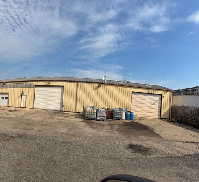 5062 Wadsworth Rd, Dayton, OH à vendre - Photo du bâtiment - Image 2 de 10