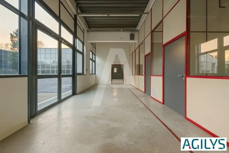 Flex in Saclay for sale Interior Photo- Image 1 of 13