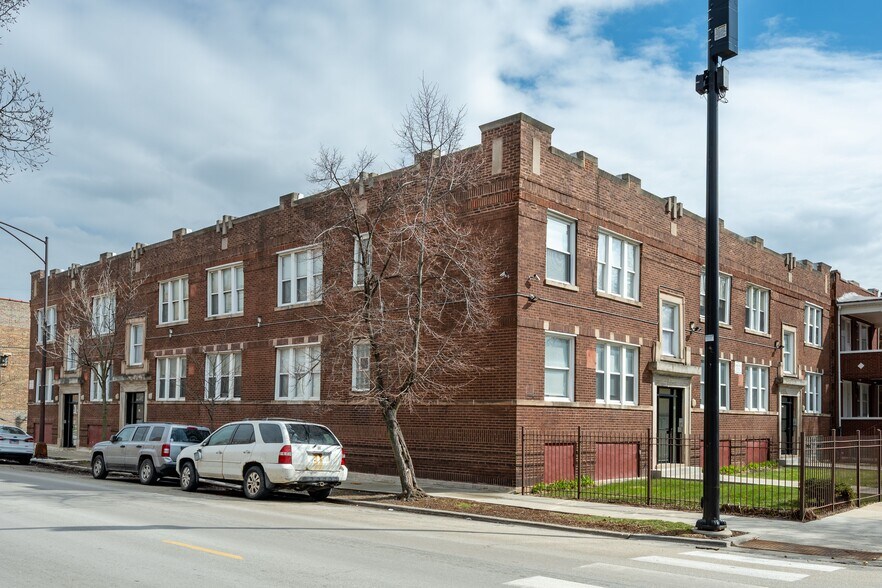 38 Unit Auburn Gresham Portfolio portefeuille de 3 propriétés à vendre sur LoopNet.ca - Photo du bâtiment - Image 3 de 4