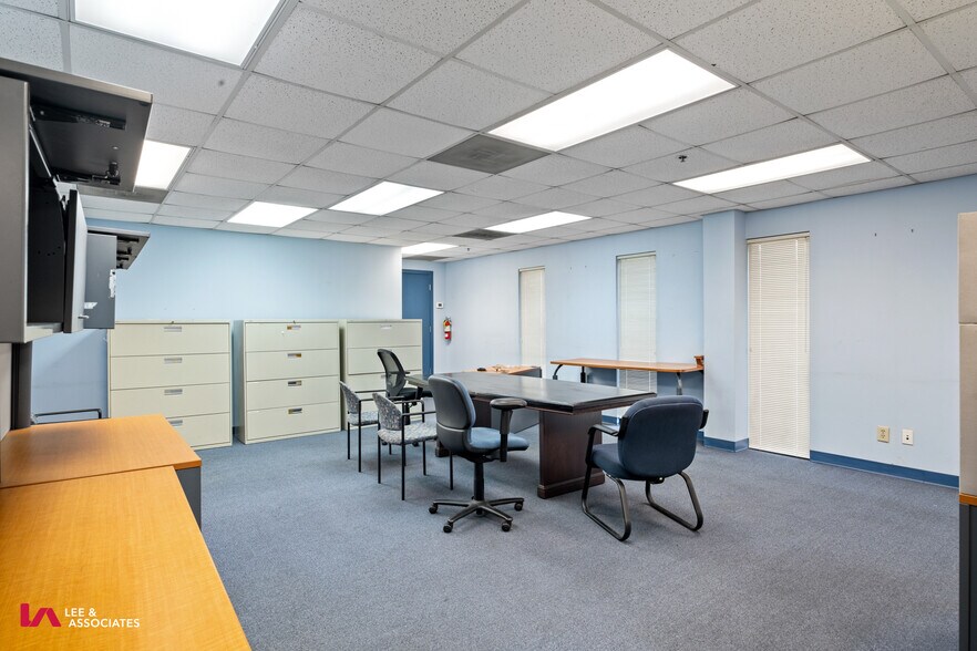 309 Cash Memorial Blvd, Forest Park, GA for lease - Building Photo - Image 2 of 29