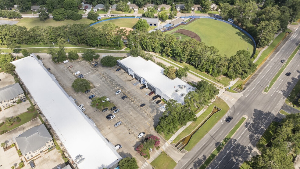 1200 W Causeway Approach, Mandeville, LA for lease - Aerial - Image 2 of 9