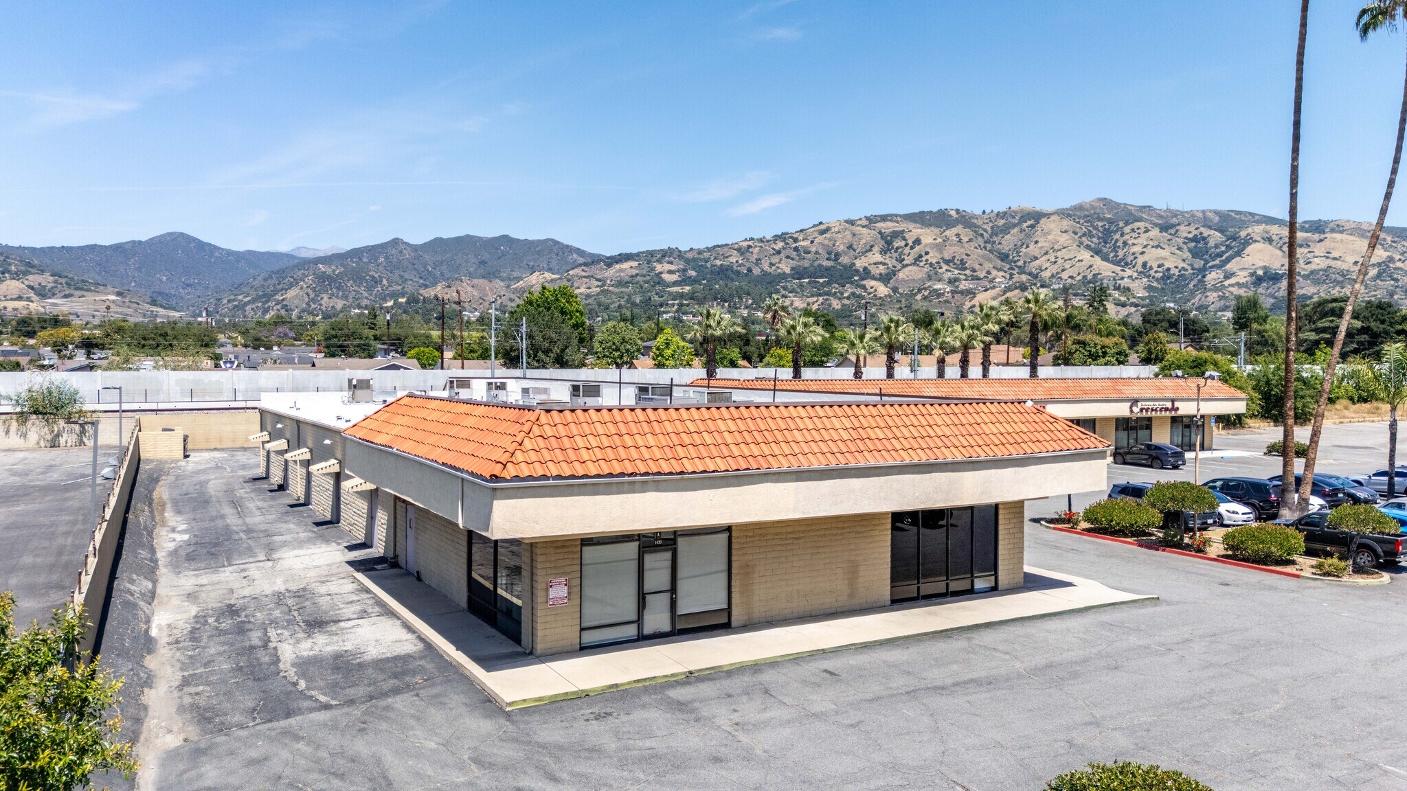 1433 E Route 66, Glendora, CA à louer Photo du bâtiment- Image 1 de 16