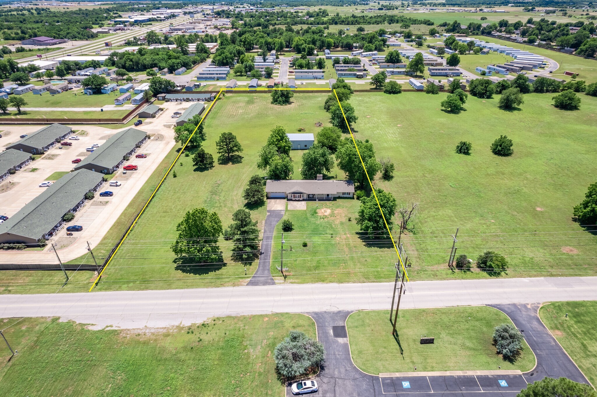 523 W Country Club Rd, Chickasha, OK à vendre Aérien- Image 1 de 47