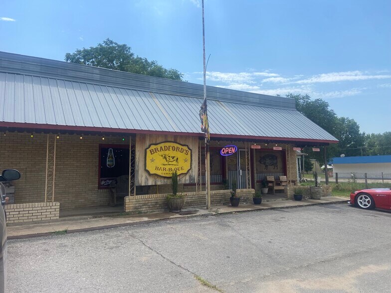 105 N Main St, Spavinaw, OK for sale - Primary Photo - Image 1 of 13