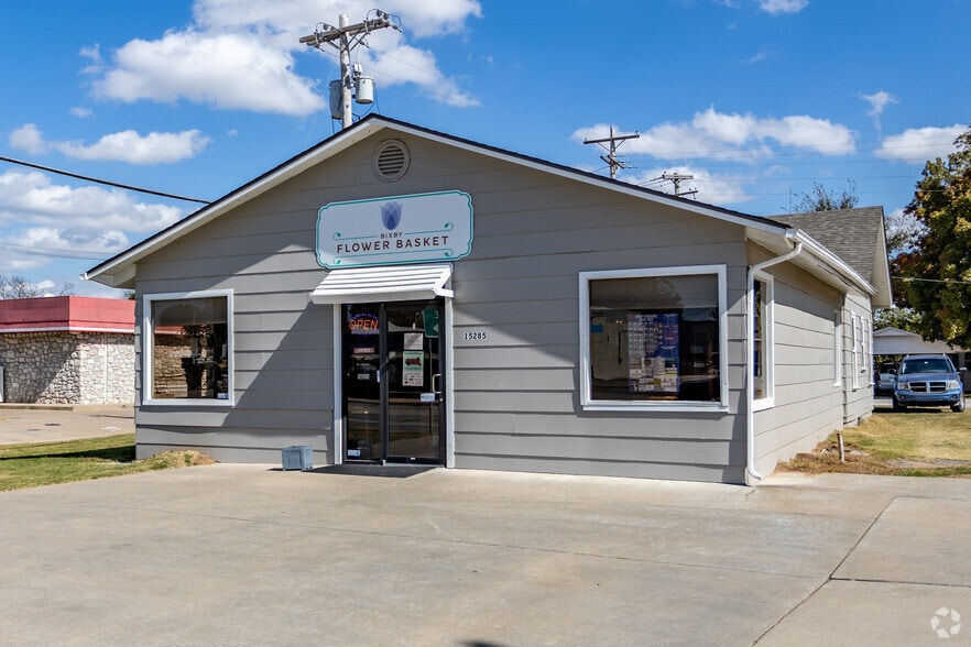 106 N Kidd St, Bixby, OK for sale - Building Photo - Image 2 of 11