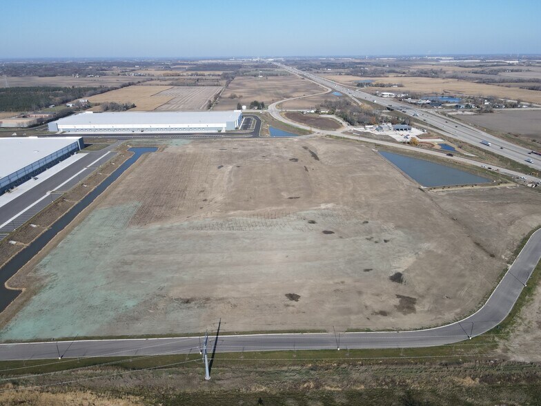 1450 120th Ave, Kenosha, WI à vendre - Photo du bâtiment - Image 3 de 3