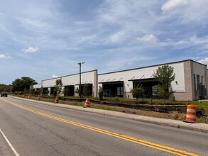 1657 Ashley Hall Rd, Charleston, SC for lease Building Photo- Image 2 of 5