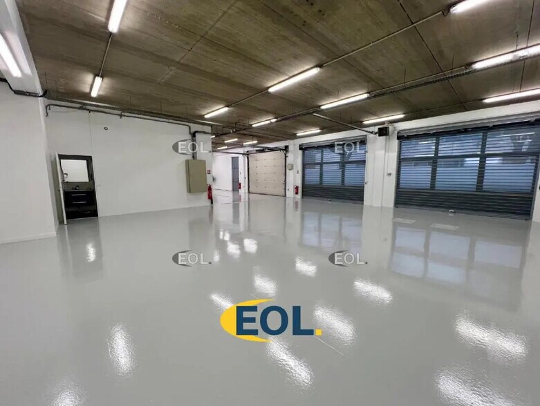 Industrial in Roissy-en-France for lease - Interior Photo - Image 1 of 8