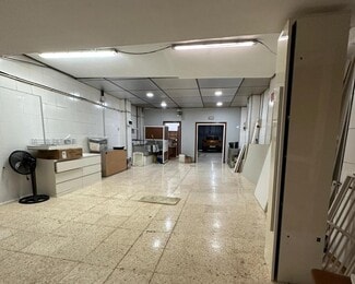 Plus de détails pour Multi-résidentiel à vendre