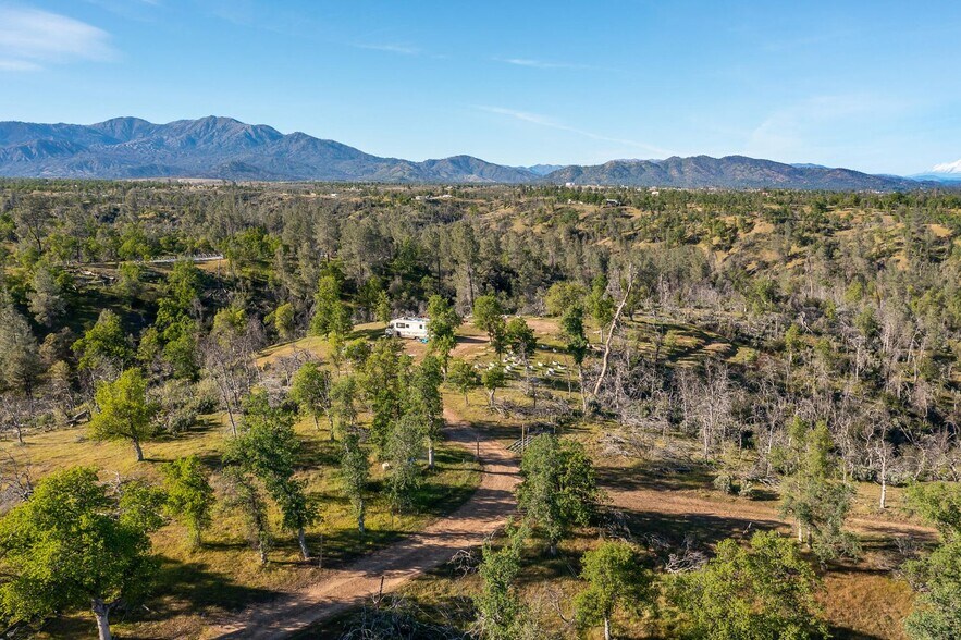 12748 Gas Point Rd, Igo, CA à vendre - Photo du bâtiment - Image 3 de 6
