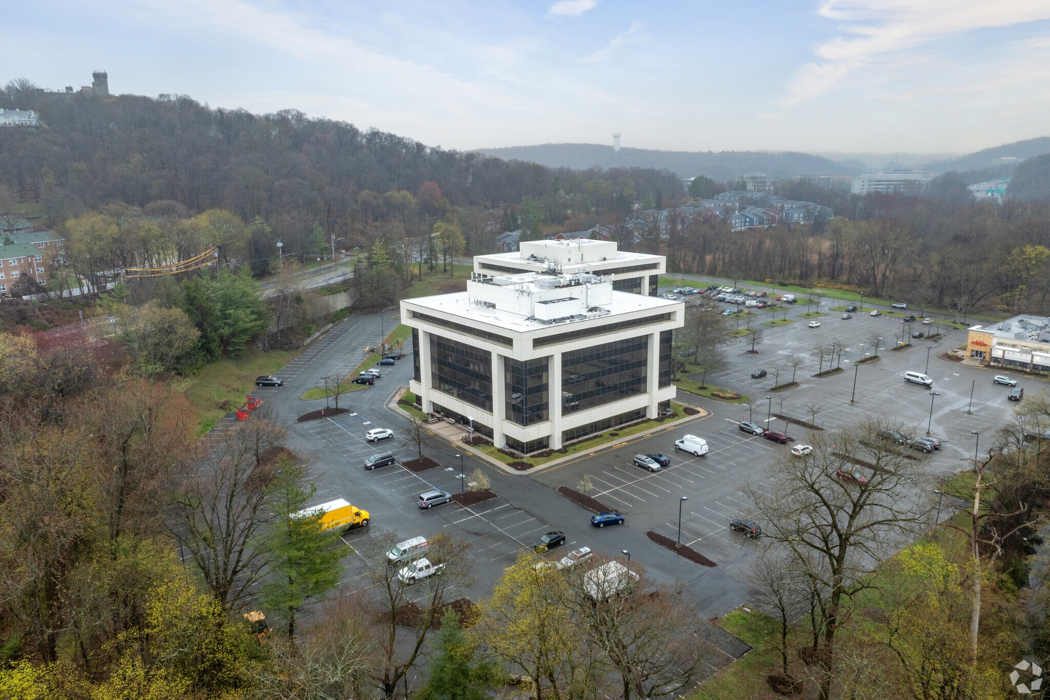 220 White Plains Rd, Tarrytown, NY for lease Aerial- Image 1 of 5