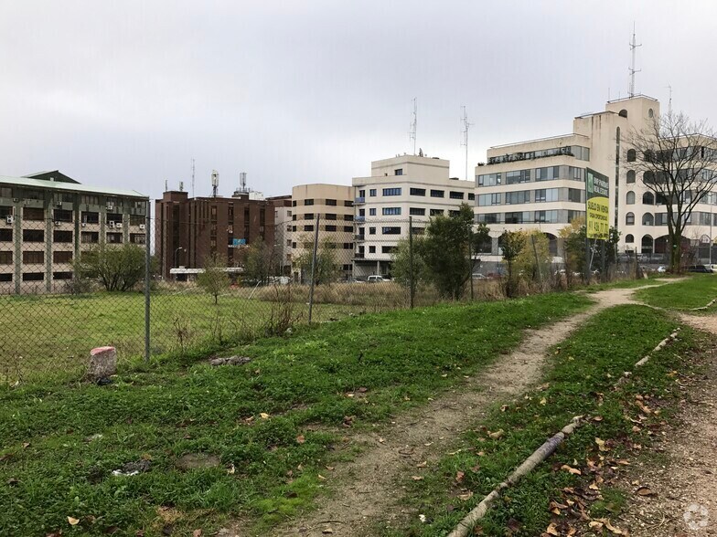 Calle Muguet, 19, Madrid, Madrid à louer - Photo du bâtiment - Image 2 de 2
