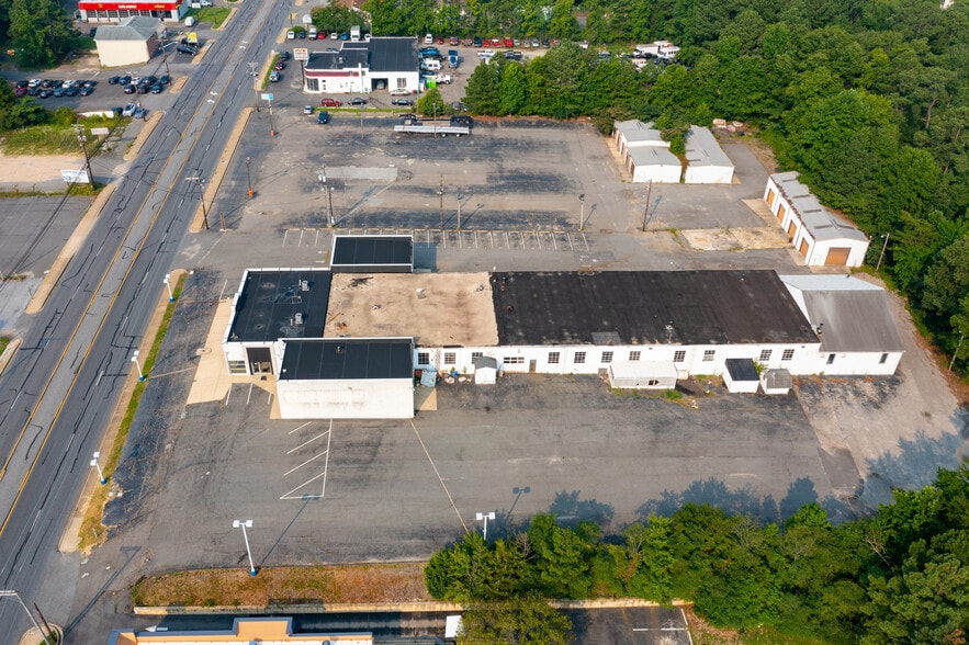 21575 Great Mills Rd, Lexington Park, MD for sale - Building Photo - Image 3 of 11