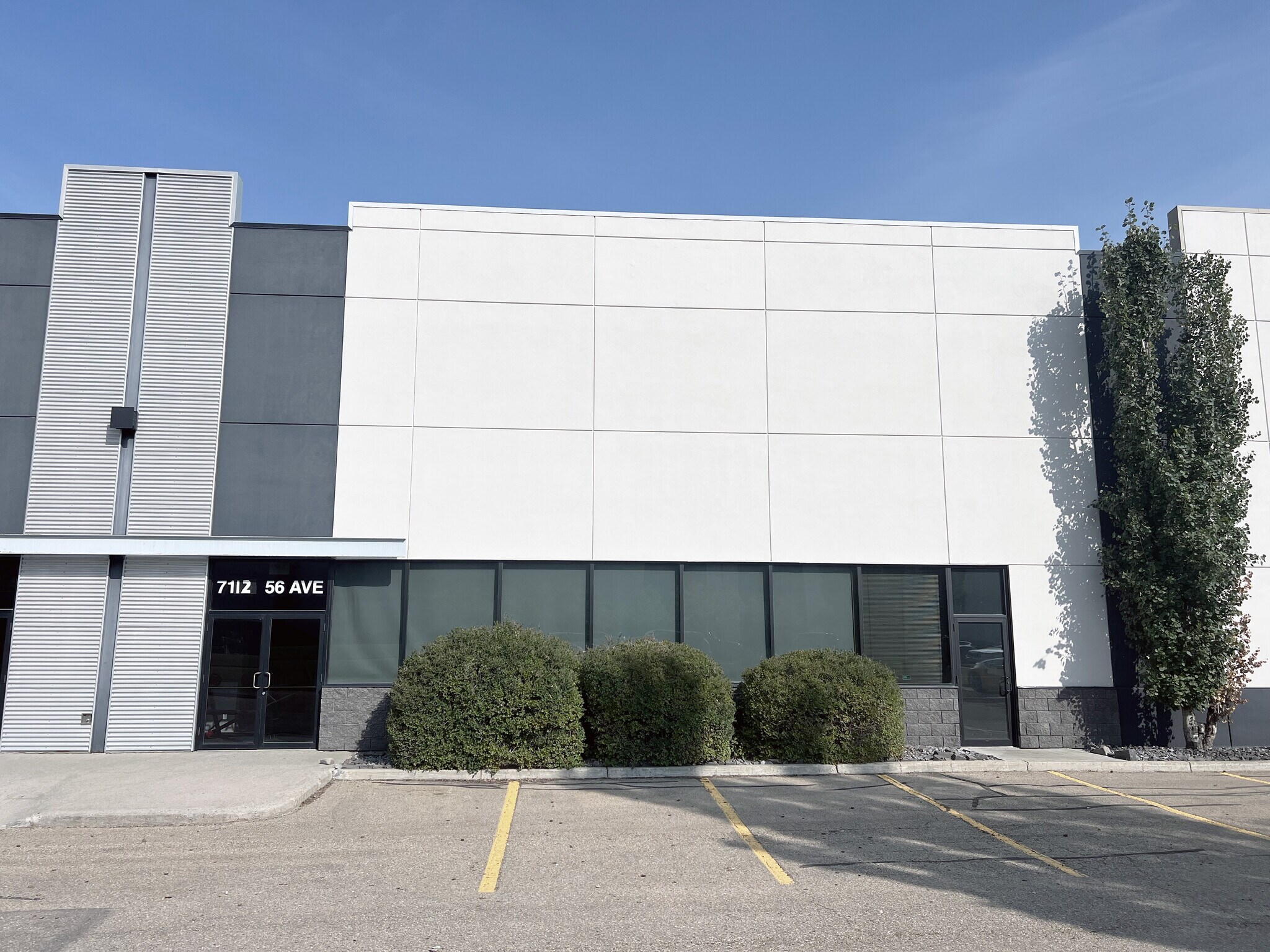 7028-7136 56th Ave NW, Edmonton, AB for lease Interior Photo- Image 1 of 1