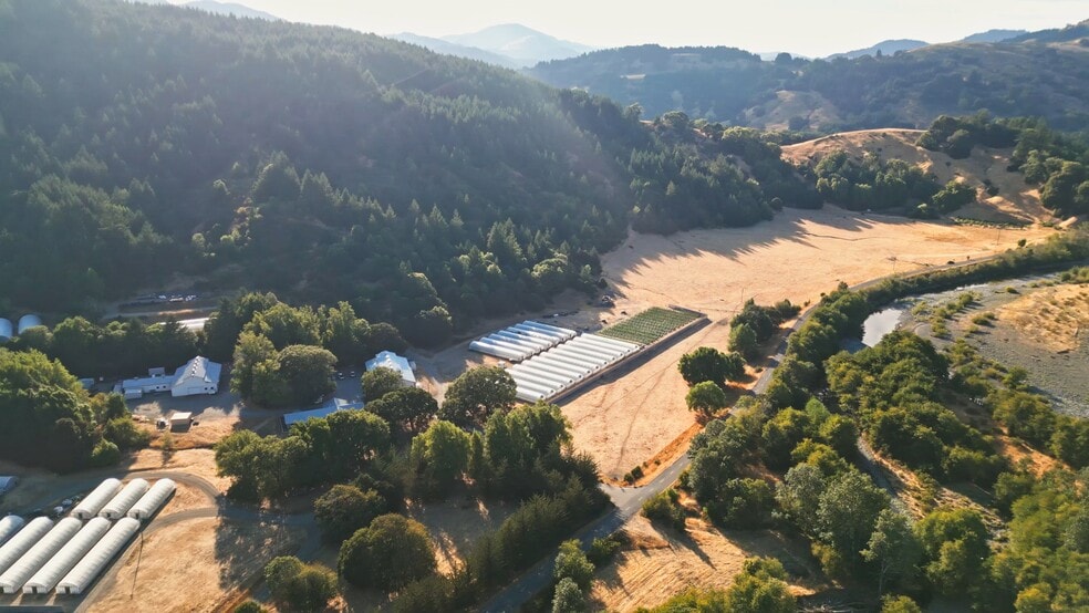 220 Wilder Ridge rd, Honeydew, CA à vendre - Vidéo sur l’inscription commerciale - Image 2 de 41