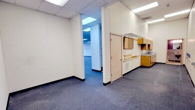 5013-5025 River Rd N, Salem, OR for lease Interior Photo- Image 2 of 5