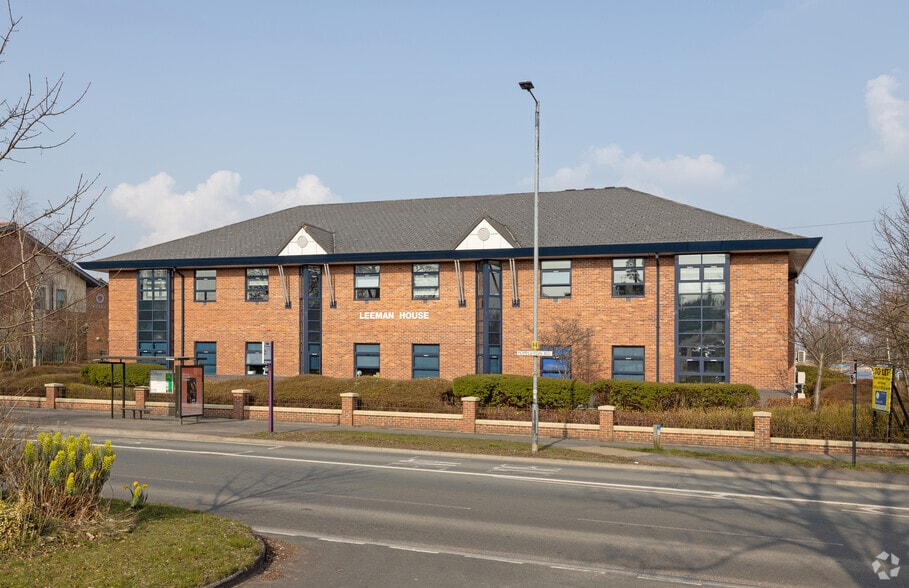 Holgate Park Dr, York for lease - Building Photo - Image 2 of 3