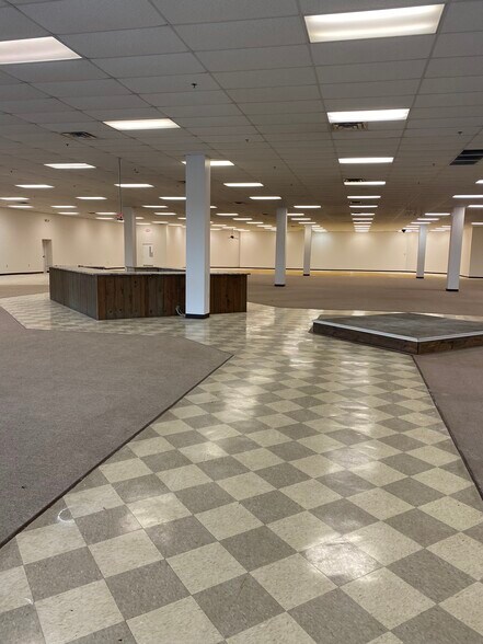 3654 Eisenhower Pky, Macon-Bibb, GA à louer - Photo intérieure - Image 3 de 5