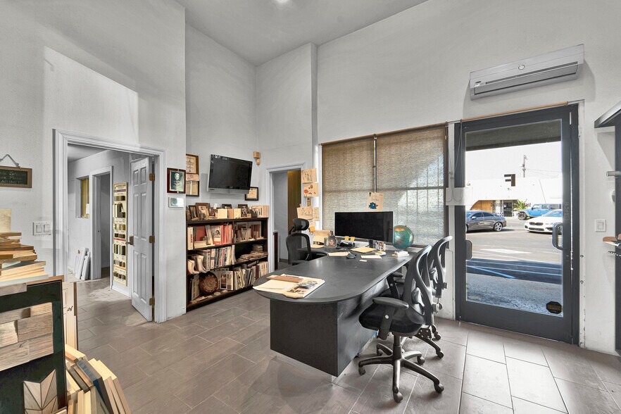 12970 Branford St, Pacoima, CA à vendre - Photo du bâtiment - Image 2 de 17