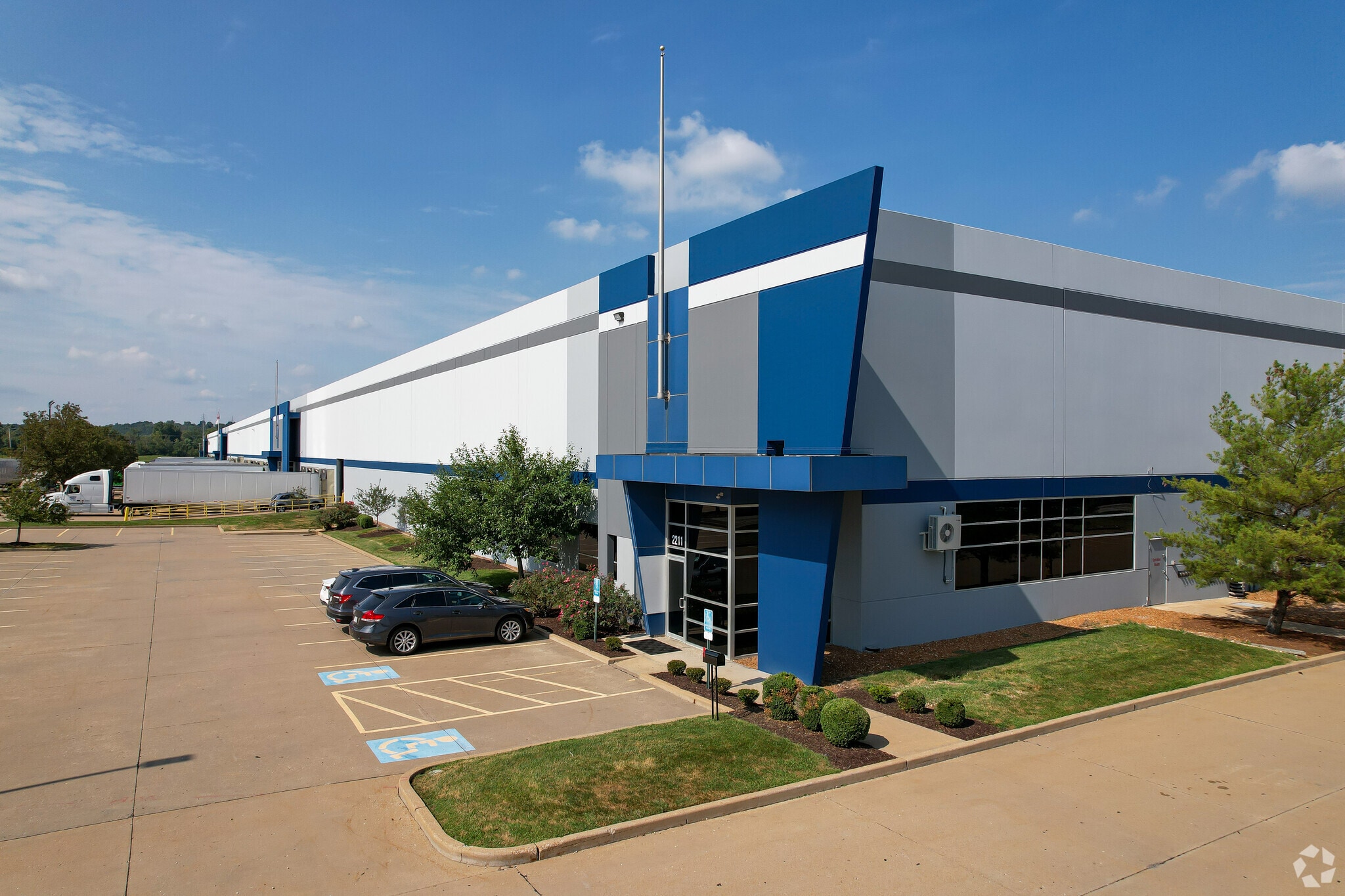 2211-2231 Hitzert Ct, Fenton, MO for lease Primary Photo- Image 1 of 5