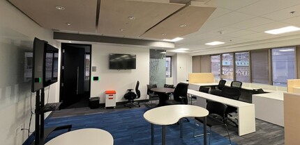 70 University Ave, Toronto, ON à louer Photo intérieure- Image 2 de 2