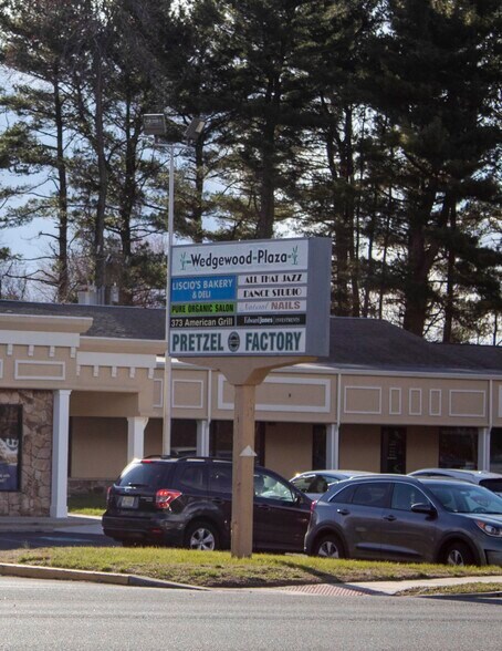 373-377 Egg Harbor Rd, Sewell, NJ à louer - Photo du bâtiment - Image 2 de 2