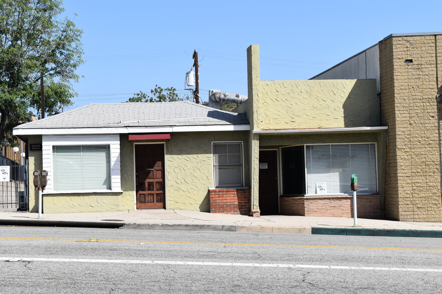 2015 Montrose Ave, Montrose, CA for sale - Building Photo - Image 1 of 1