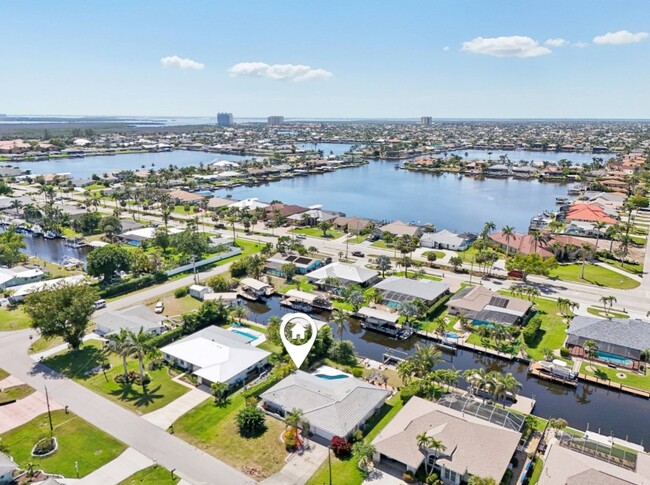 Plus de détails pour 5208 3rd SW Ave, Cape Coral, FL - Spécialité à vendre