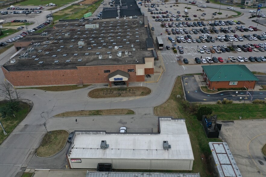 100 Lawrence ln, Shepherdsville, KY à vendre - Photo du bâtiment - Image 2 de 9