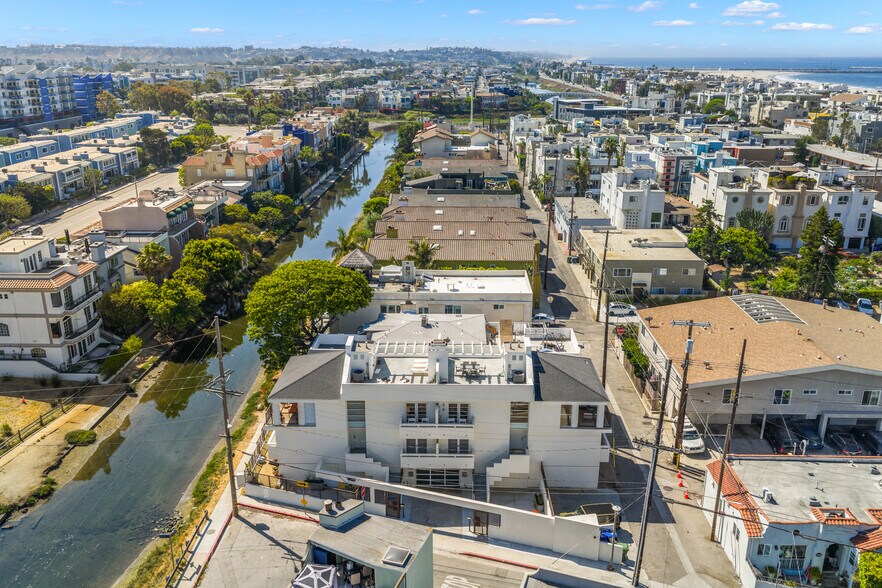 3501 Esplanade, Marina del Rey, CA à vendre - Photo du bâtiment - Image 2 de 31