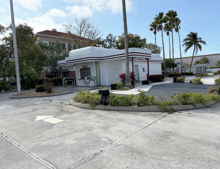 500 E Yamato Rd, Boca Raton, FL for lease - Building Photo - Image 2 of 11