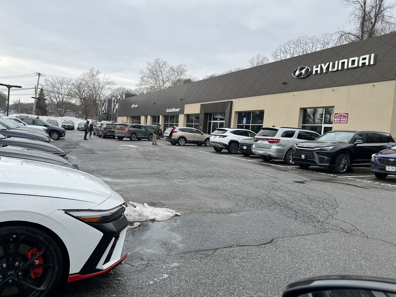 111 S Central Ave, Hartsdale, NY for lease - Building Photo - Image 2 of 4