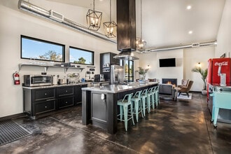 19885 7th St, Bend, OR à vendre Photo intérieure- Image 1 de 13