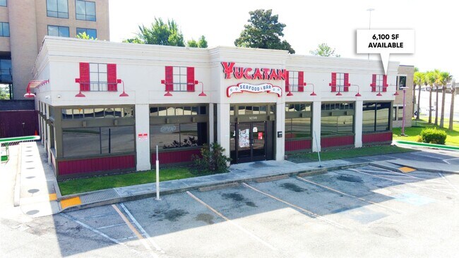 Plus de détails pour 10510 Northwest Fwy, Houston, TX - Commerce de détail à louer