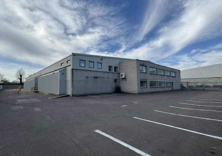Windmill Road West, Sunbury On Thames for lease - Building Photo - Image 2 of 2
