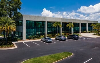 4805 Independence Pky, Tampa, FL for lease Building Photo- Image 2 of 4